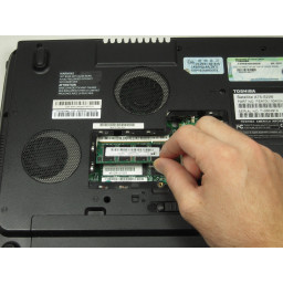 Замена памяти Toshiba Satellite A75-S226